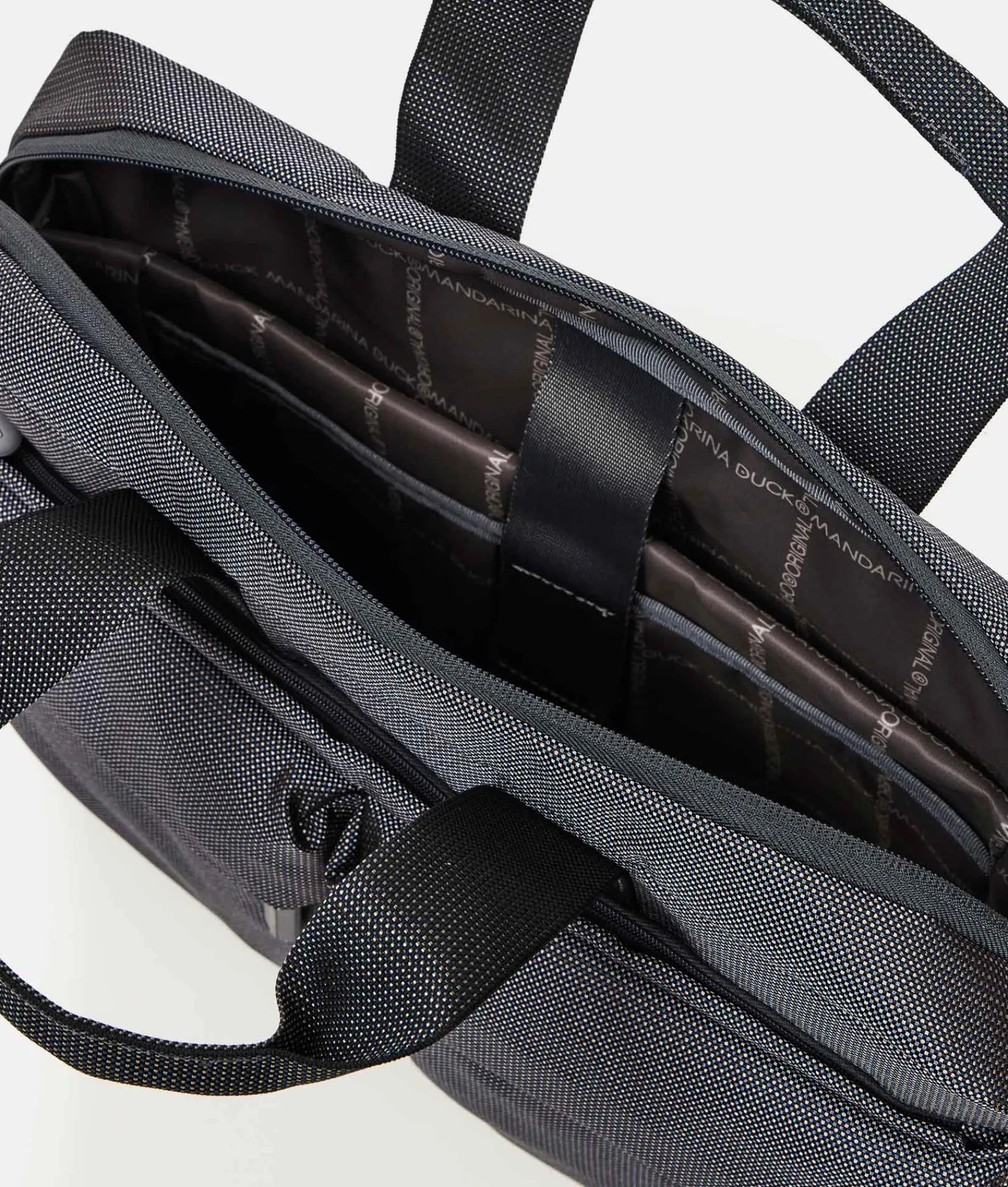 Discount Mandarina Duck DISTRICT Messenger Bag Steel