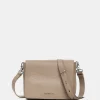 Fashion Mandarina Duck MELLOW LEATHER Mellow Leather Shoulder Bag WarmTaupe